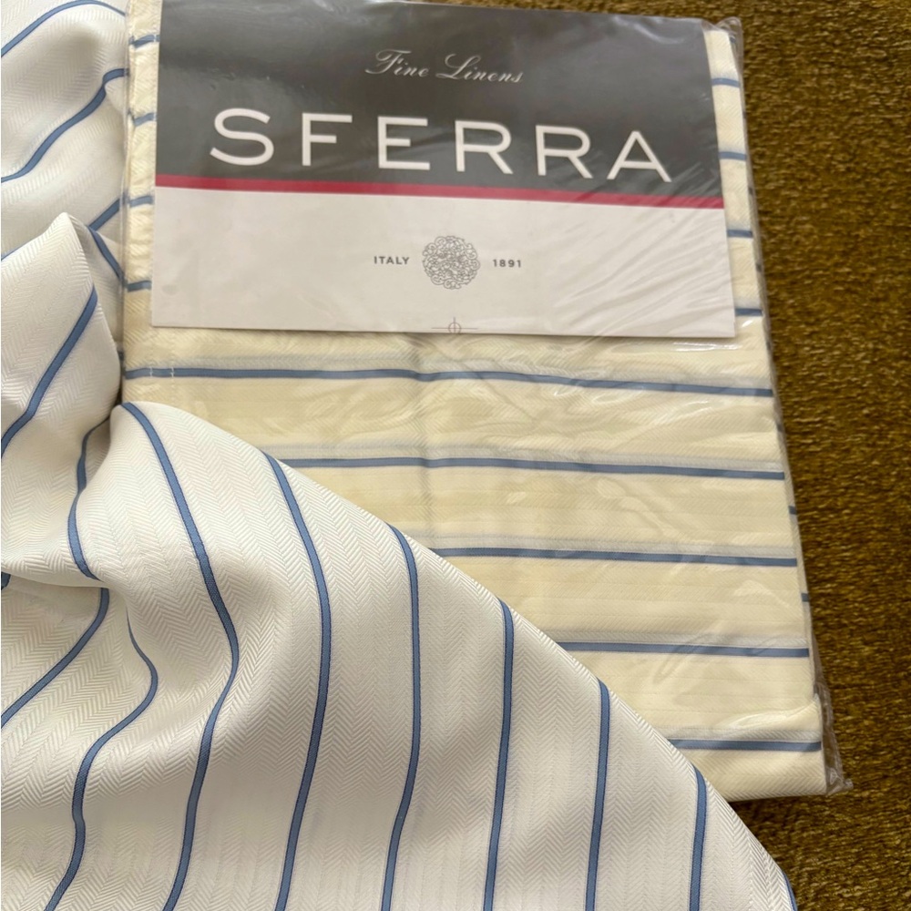 Pair of Sferra  Giorgio Euro Shams new in package 406 thread count